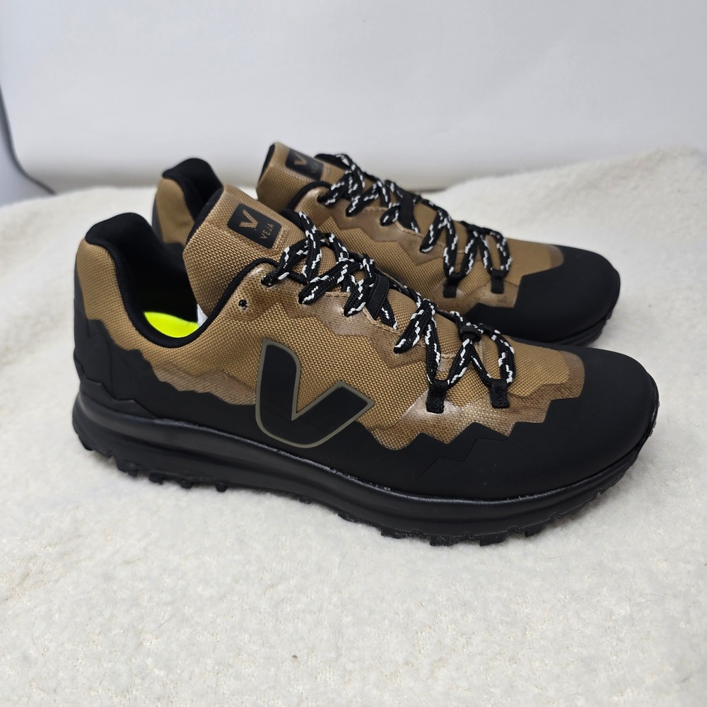 NEW Veja Fitz Roy Sneakers Mens 8.5 Brown Black Trail Hiking Shoes